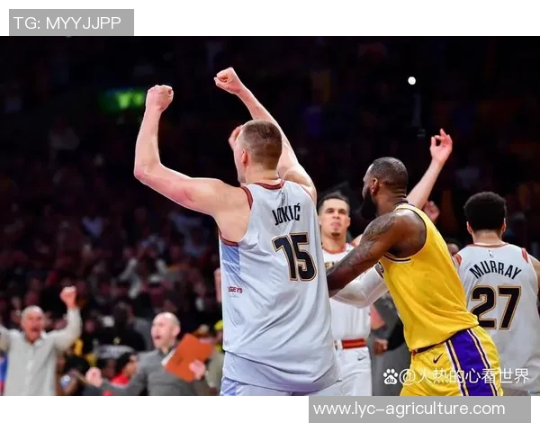 勇士与黄蜂激战四月一日NBA精彩对决回顾与分析